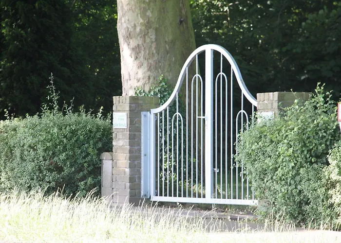 Gaestehaus Alte Schule Hotel